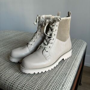 VANELi Lightweight Crème Boots